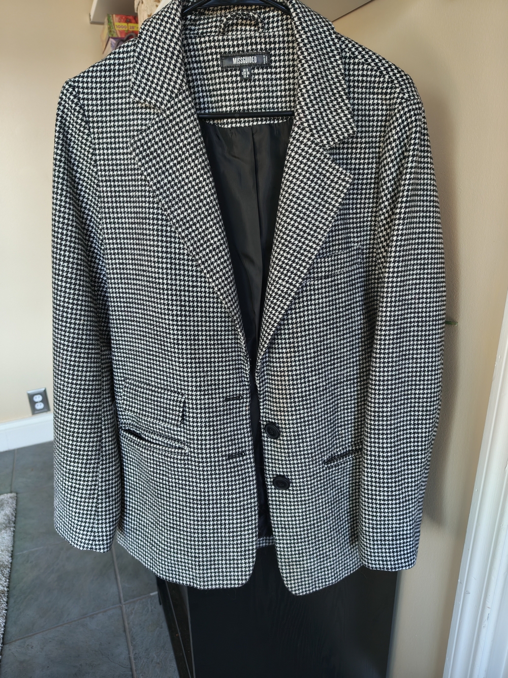 MISSGUIDED Black & White Houndstooth Blazer